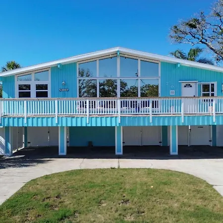 Bates Avenue House Villa