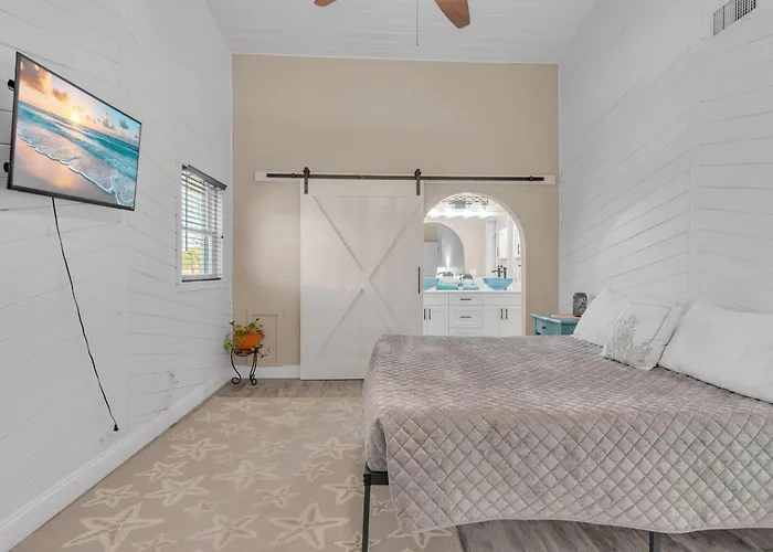 Bates Avenue House *
