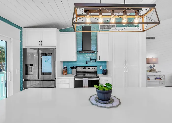 Bates Avenue House