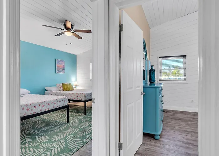 Bates Avenue House *