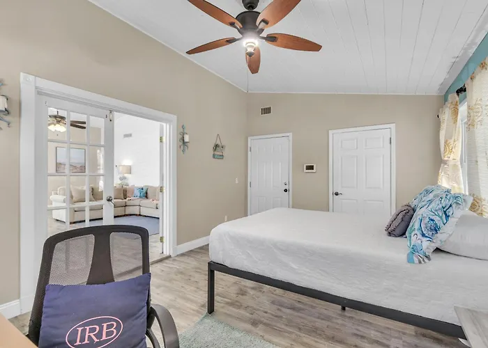 Bates Avenue House * Clearwater Beach