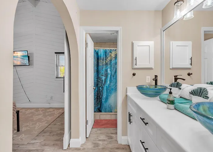 Bates Avenue House Holiday home