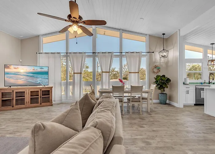 Bates Avenue House * Clearwater Beach