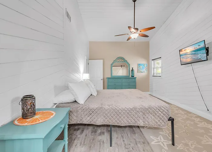 Bates Avenue House Holiday home