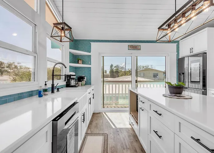 Bates Avenue House * Clearwater Beach