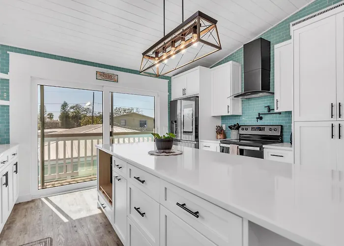 Bates Avenue House