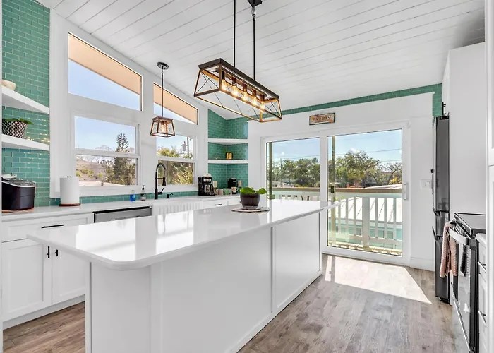 Bates Avenue House Holiday home