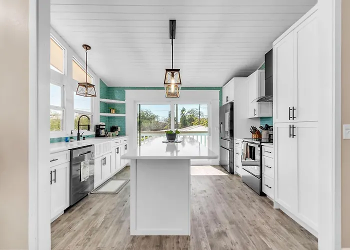 Bates Avenue House *