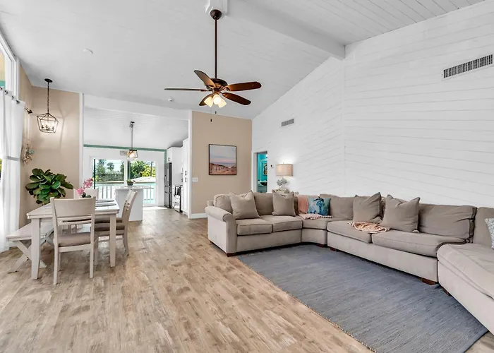 Bates Avenue House